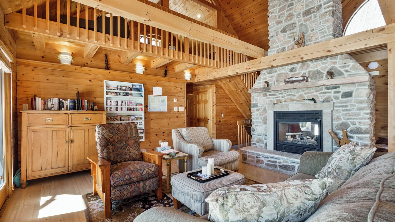 Photo of Livingroom in Fenelon Falls