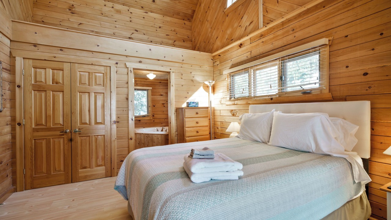 Photo of Bedroom in Fenelon Falls