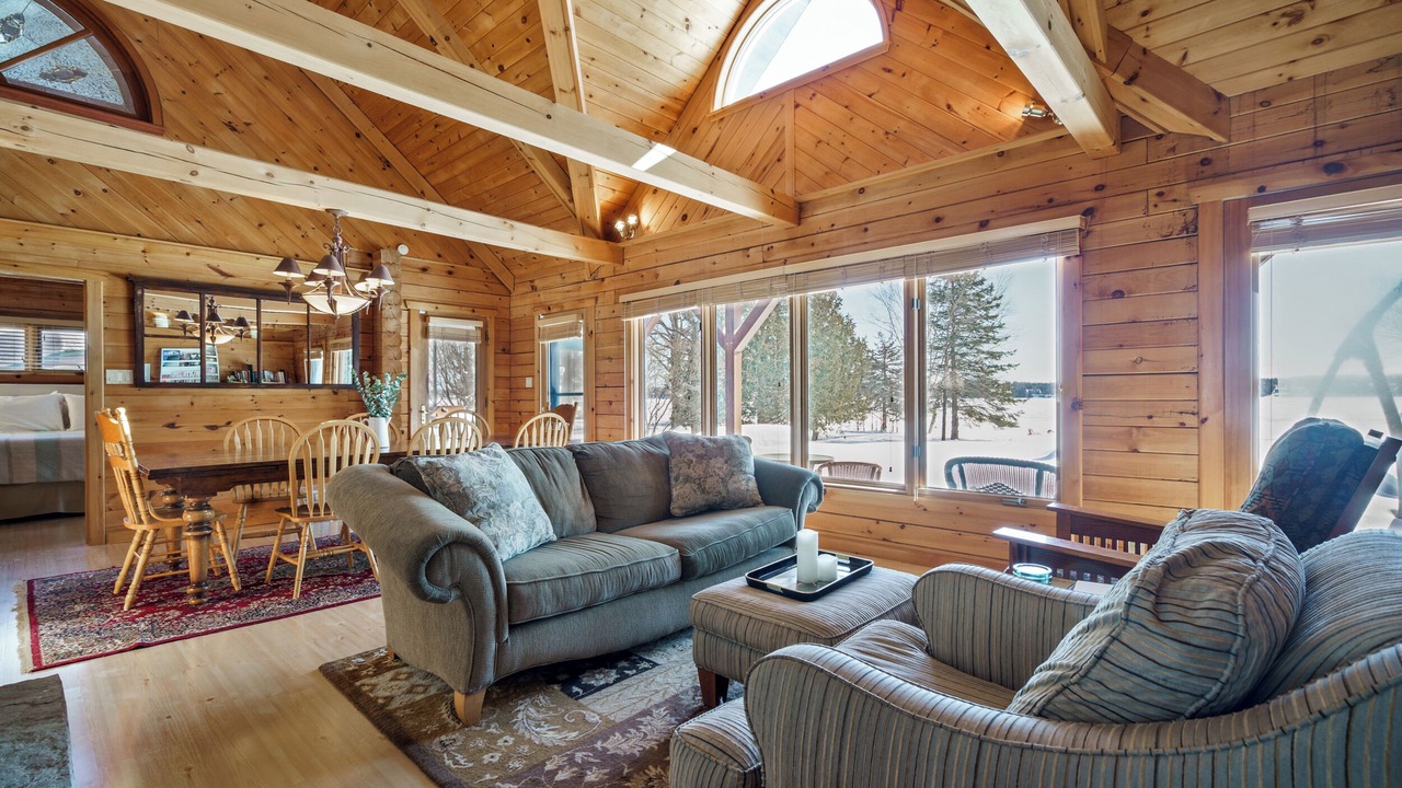 Photo of Livingroom in Fenelon Falls