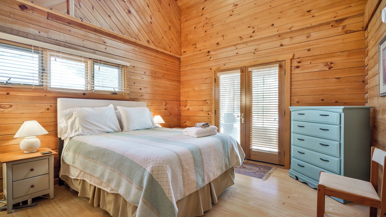 Photo of Bedroom in Fenelon Falls