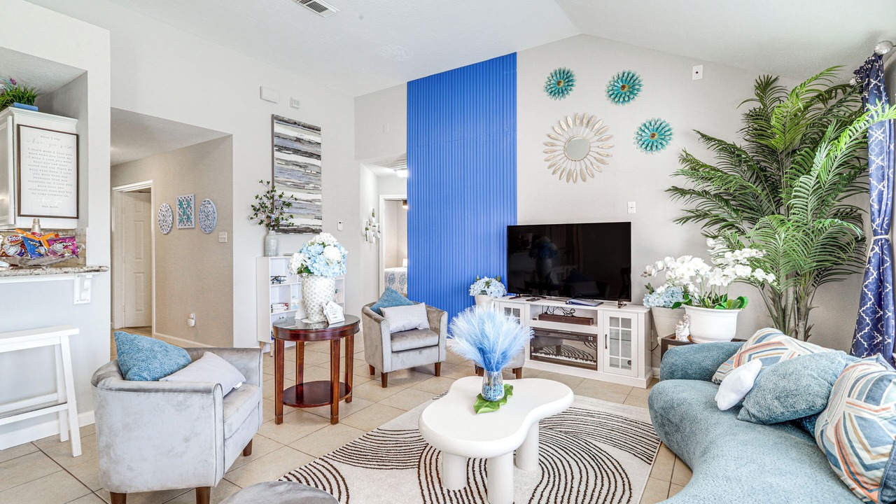 Photo of Livingroom in Spring