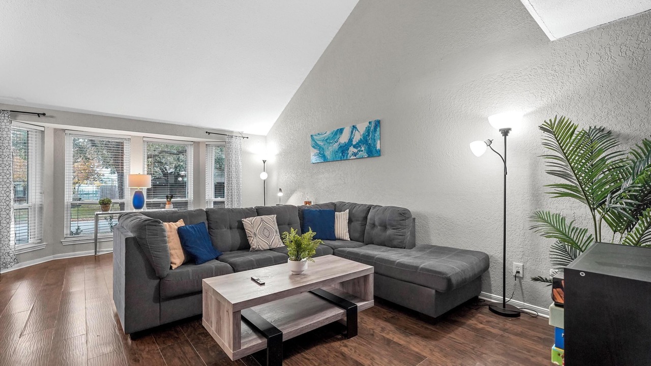 Photo of Livingroom in Garland