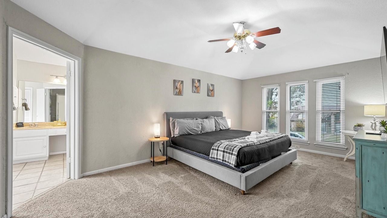 Photo of Bedroom in Garland