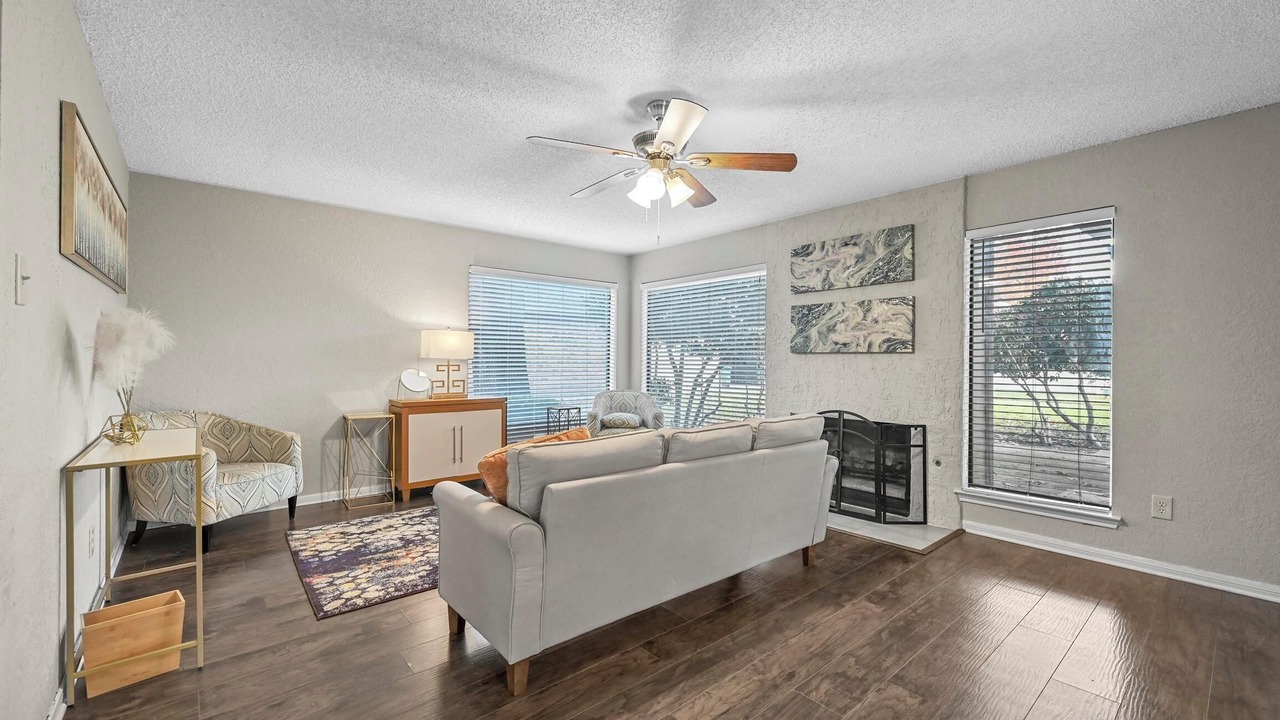 Photo of Livingroom in Garland