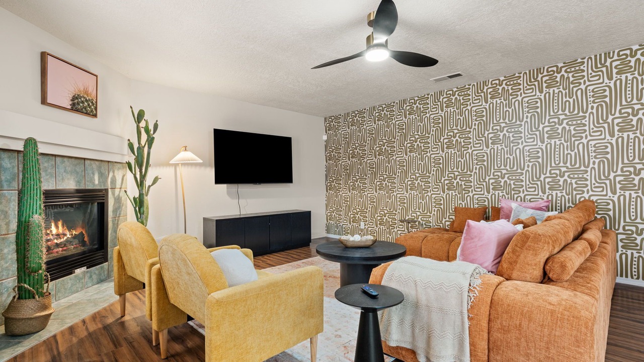 Photo of Livingroom in Westside