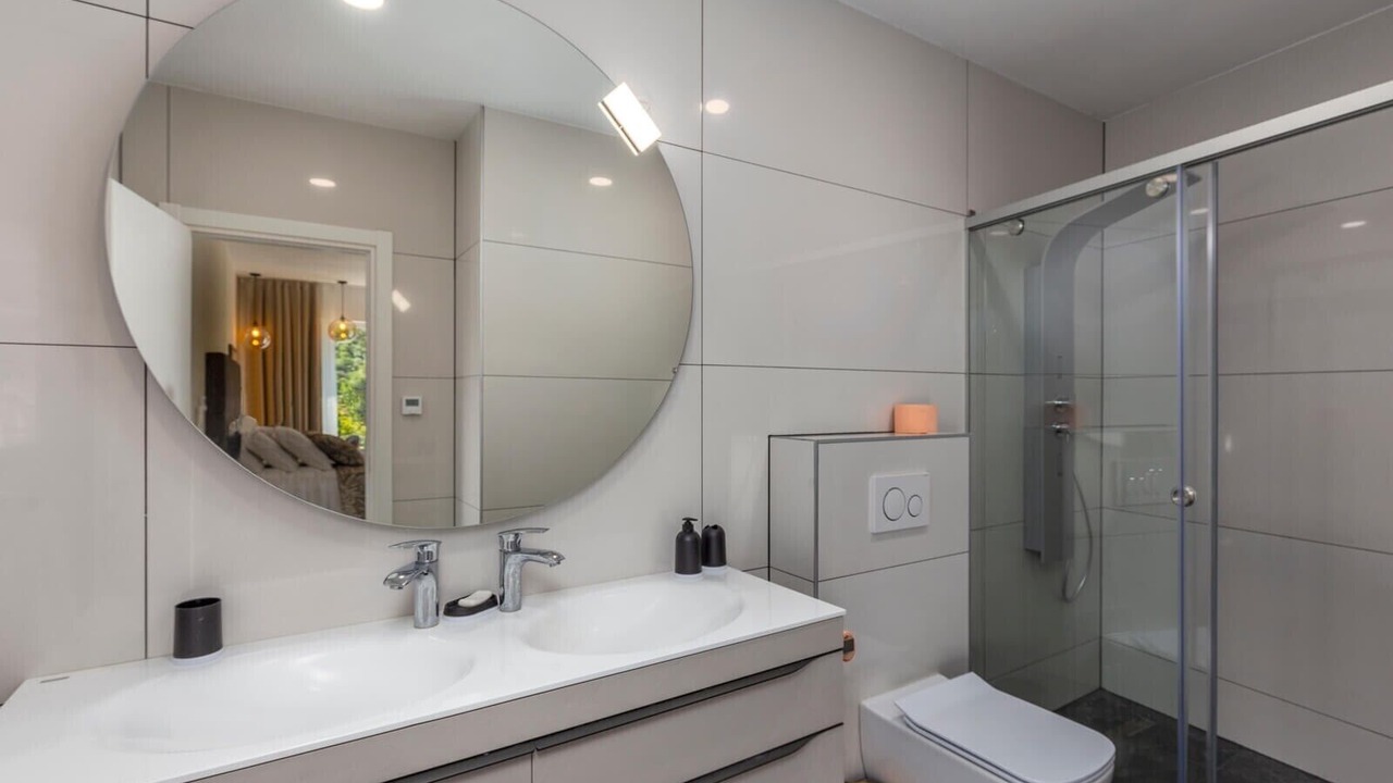 Photo of Bathroom in Obrs