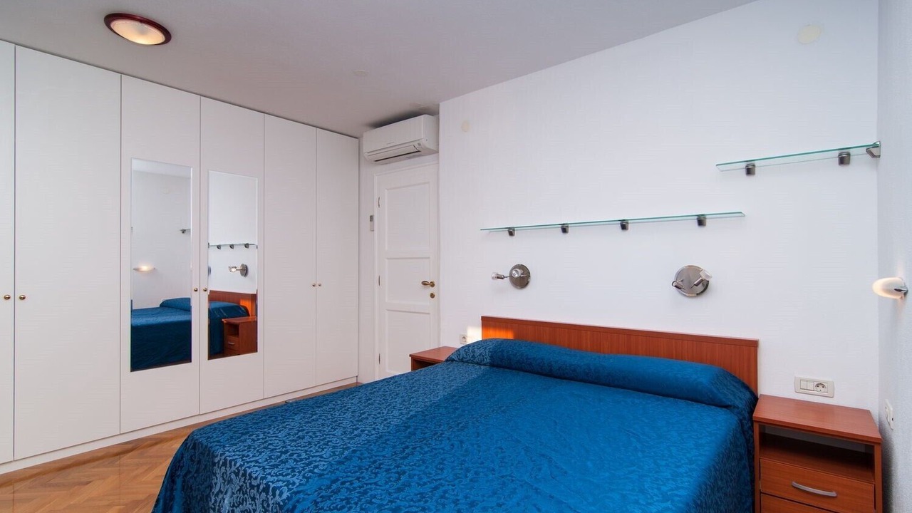 Photo of Bedroom in Mirce