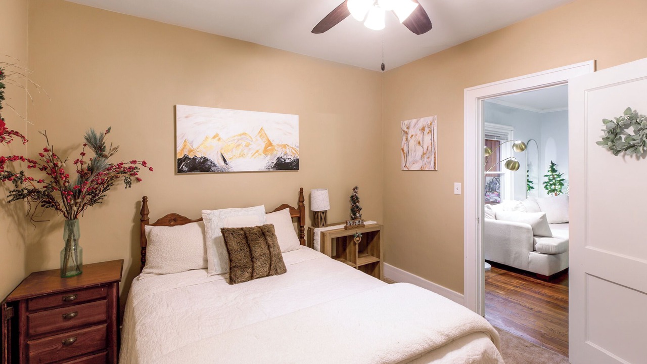 Photo of Bedroom in Pella