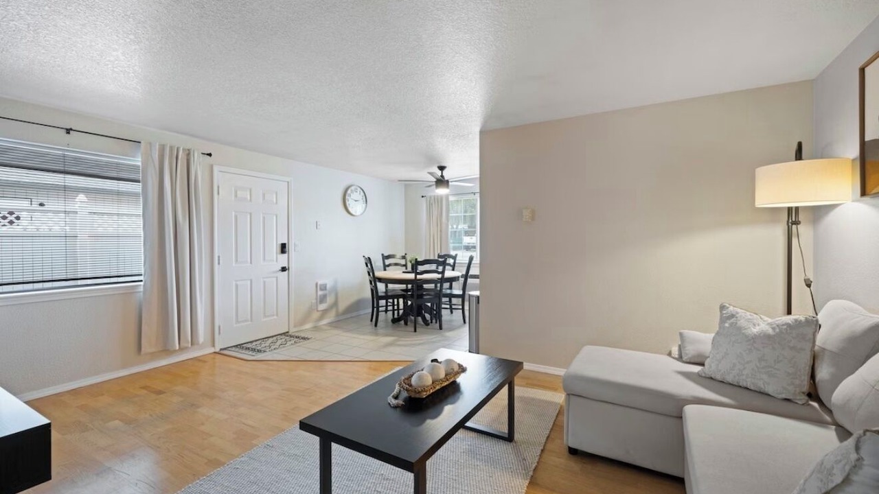 Photo of Livingroom in South Richland