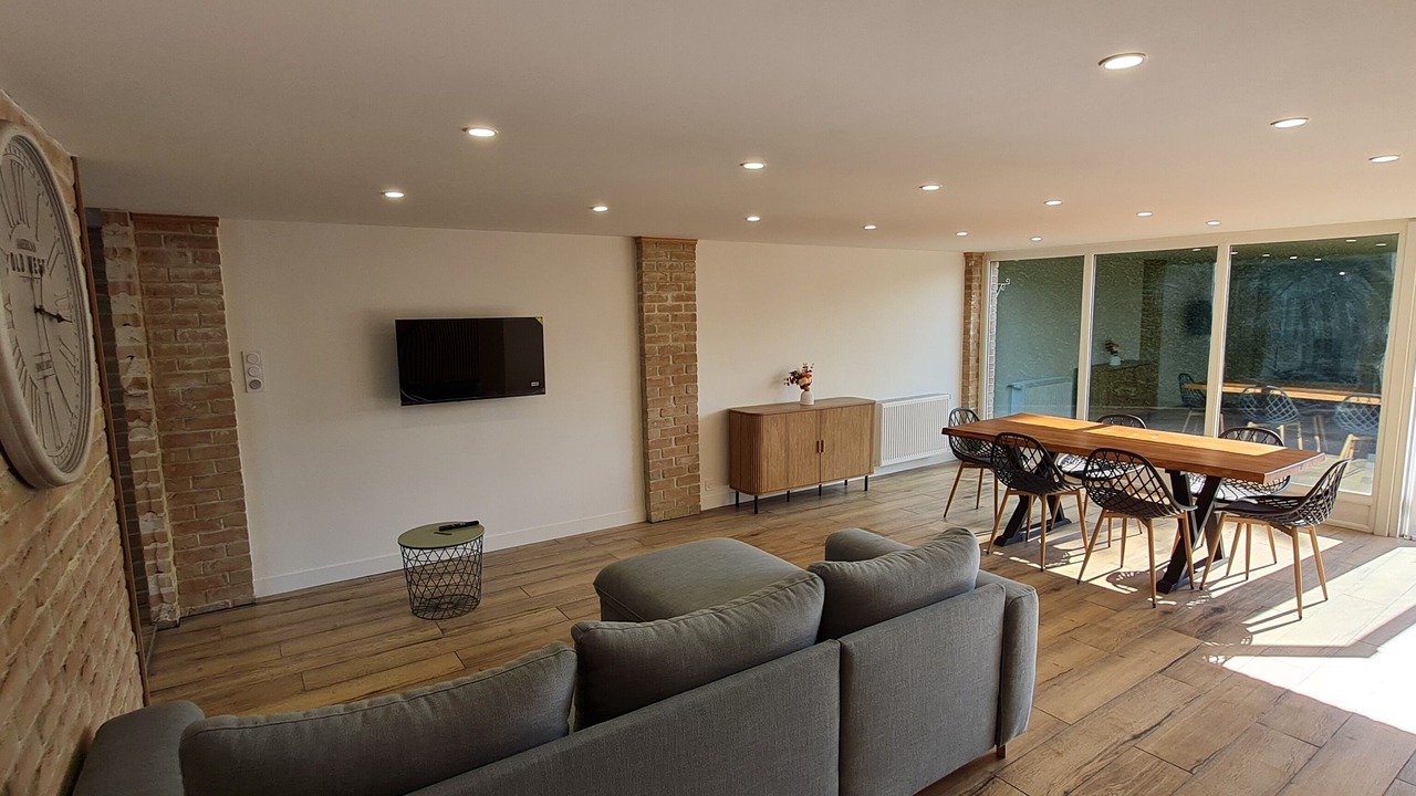 Photo of Others in Preures