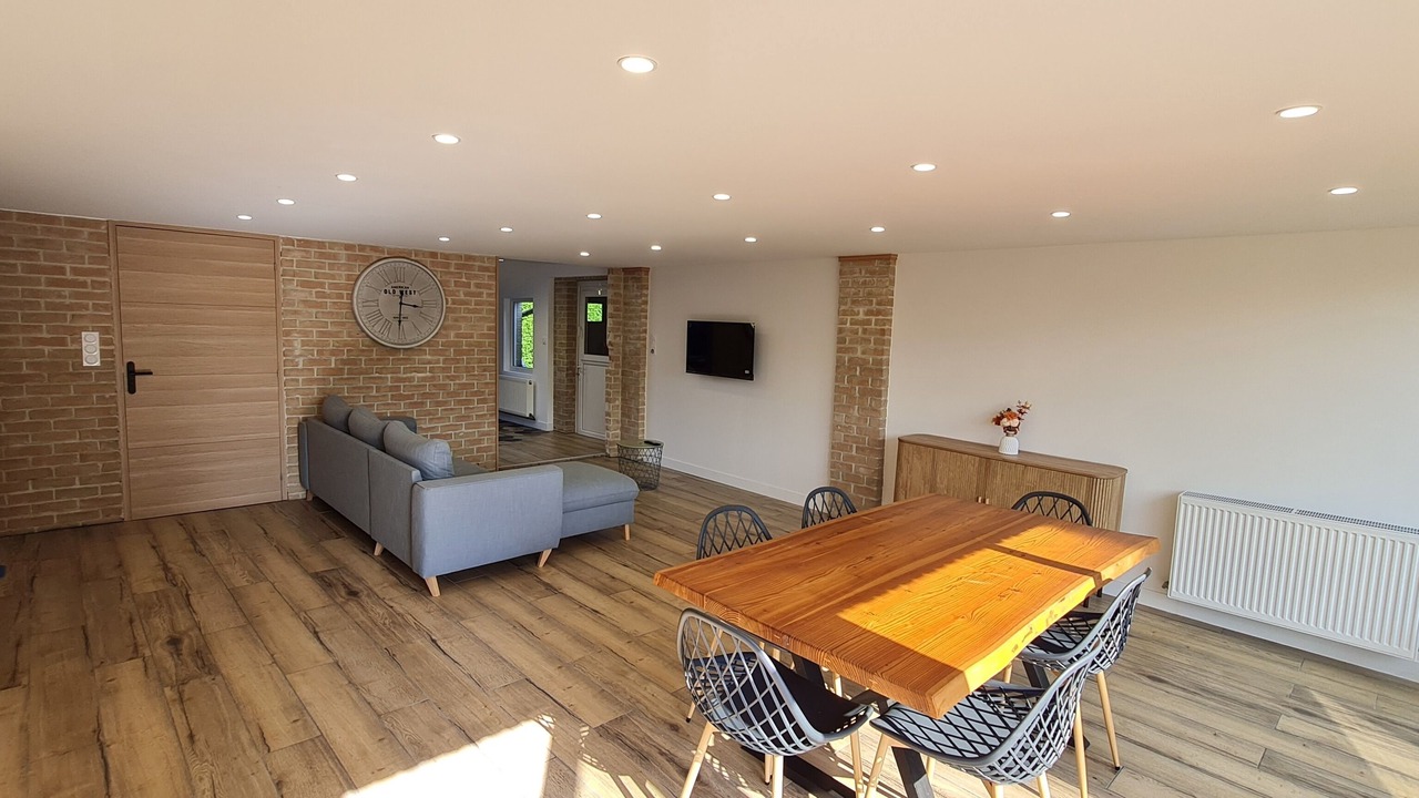 Photo of Others in Preures