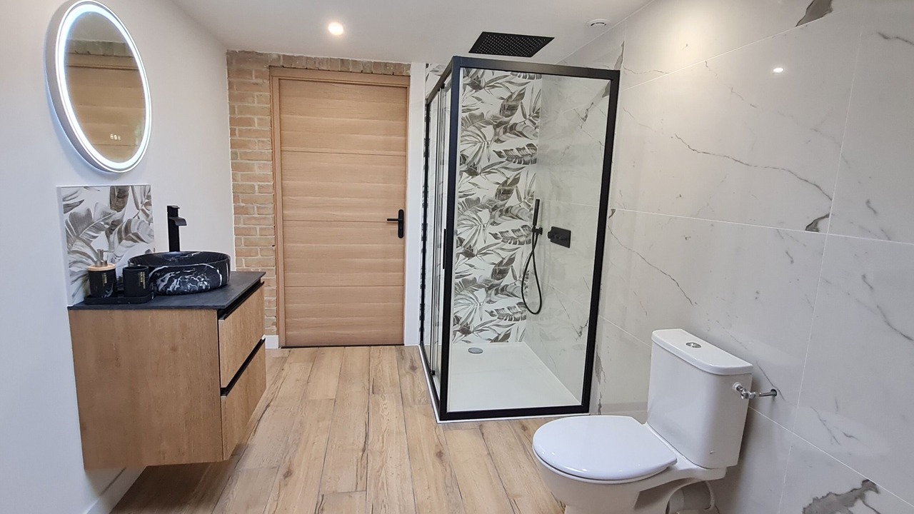 Photo of Bathroom in Preures