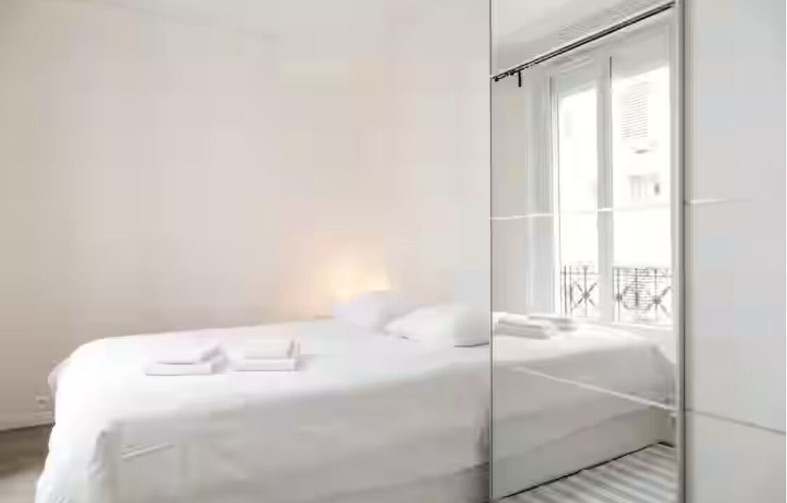 Photo of Bedroom in Saint-Fargeau