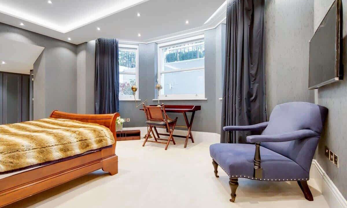 Photo of Bedroom in Holland Park