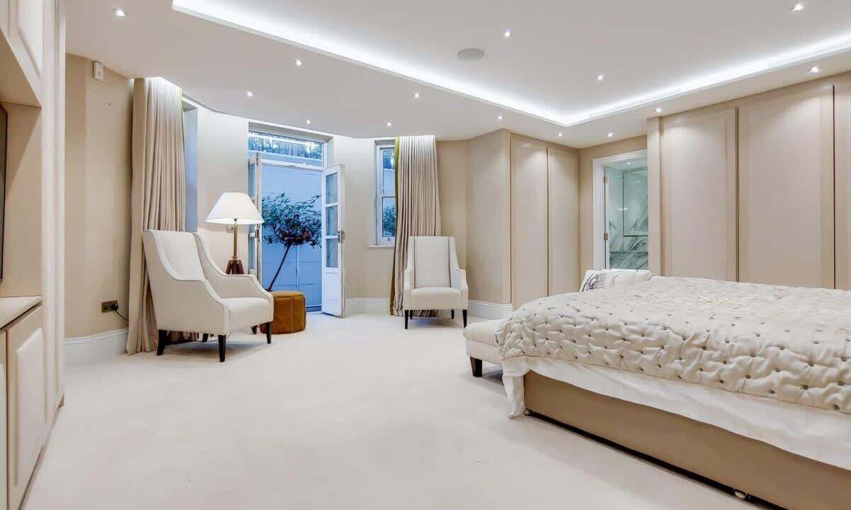 Photo of Bedroom in Holland Park