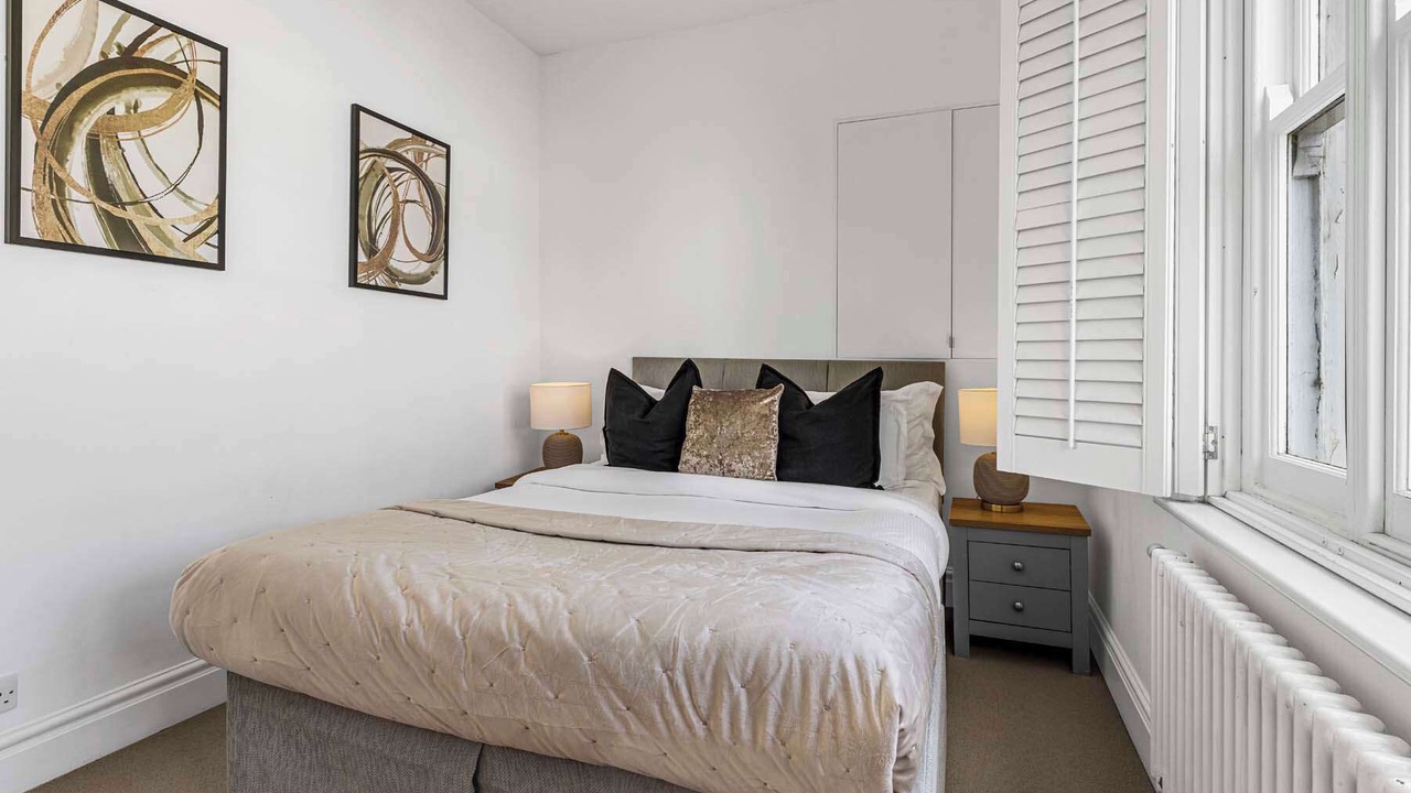 Photo of Bedroom in Holland Park