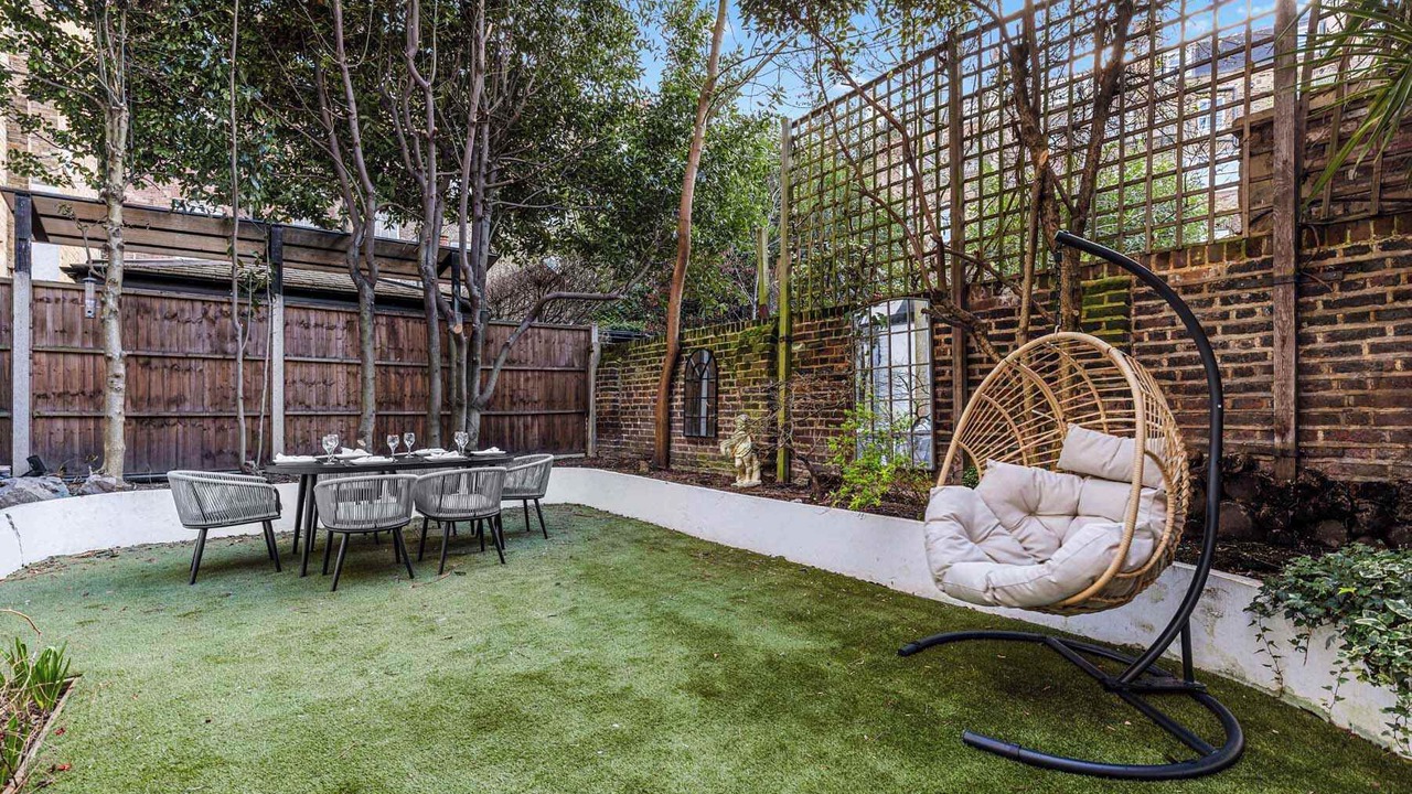 Photo of Outdoor in Holland Park