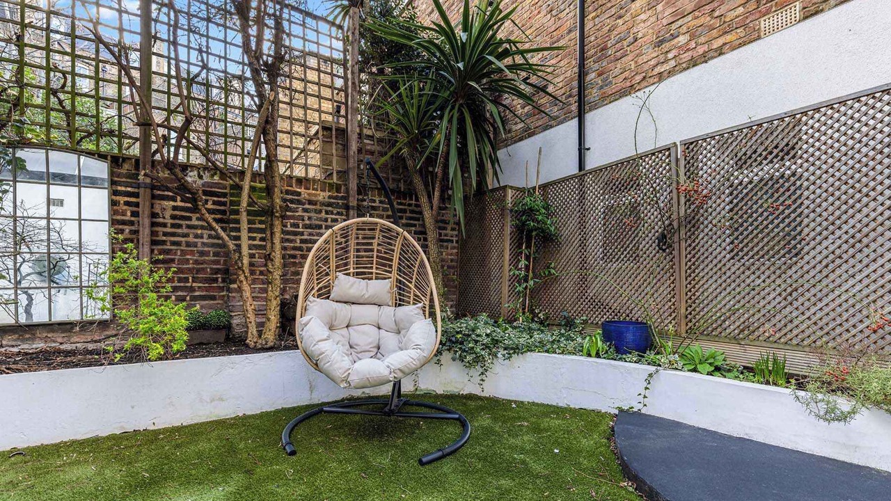 Photo of Outdoor in Holland Park