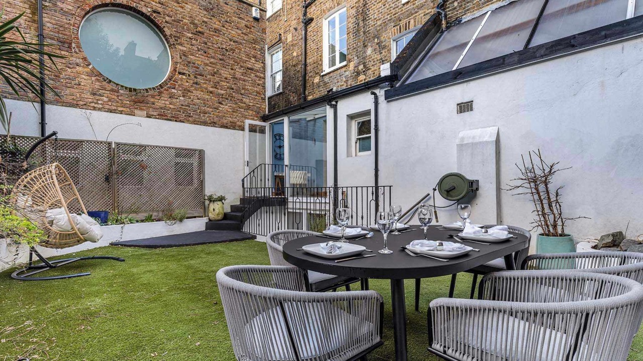 Photo of Outdoor in Holland Park