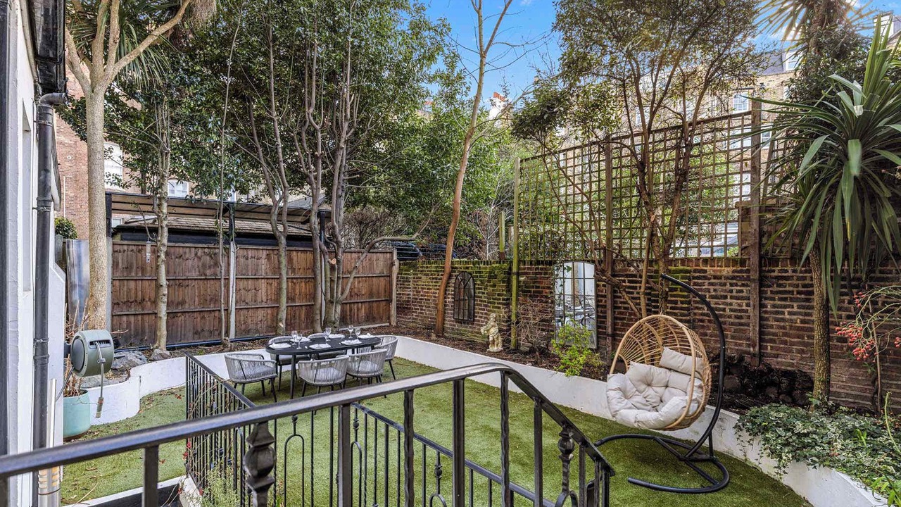 Photo of Outdoor in Holland Park