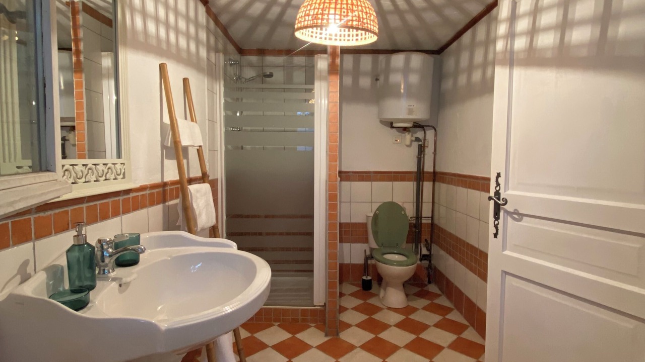 Photo of Bathroom in Villerest