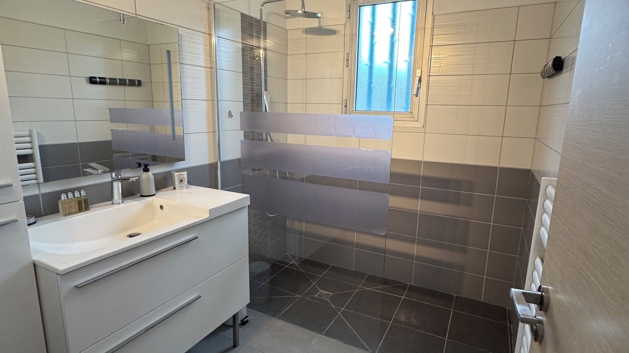 Photo of Bathroom in Loriol-du-Comtat