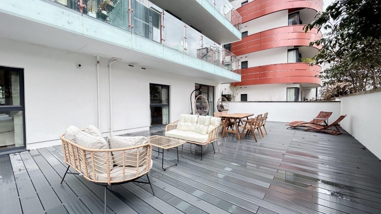 Photo of Outdoor in North Kensington