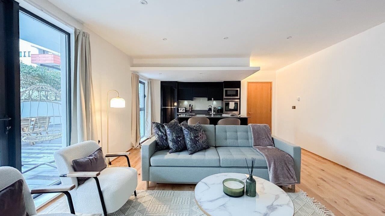 Photo of Livingroom in North Kensington