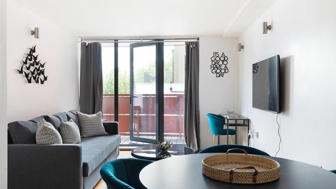 Photo of Livingroom in North Kensington