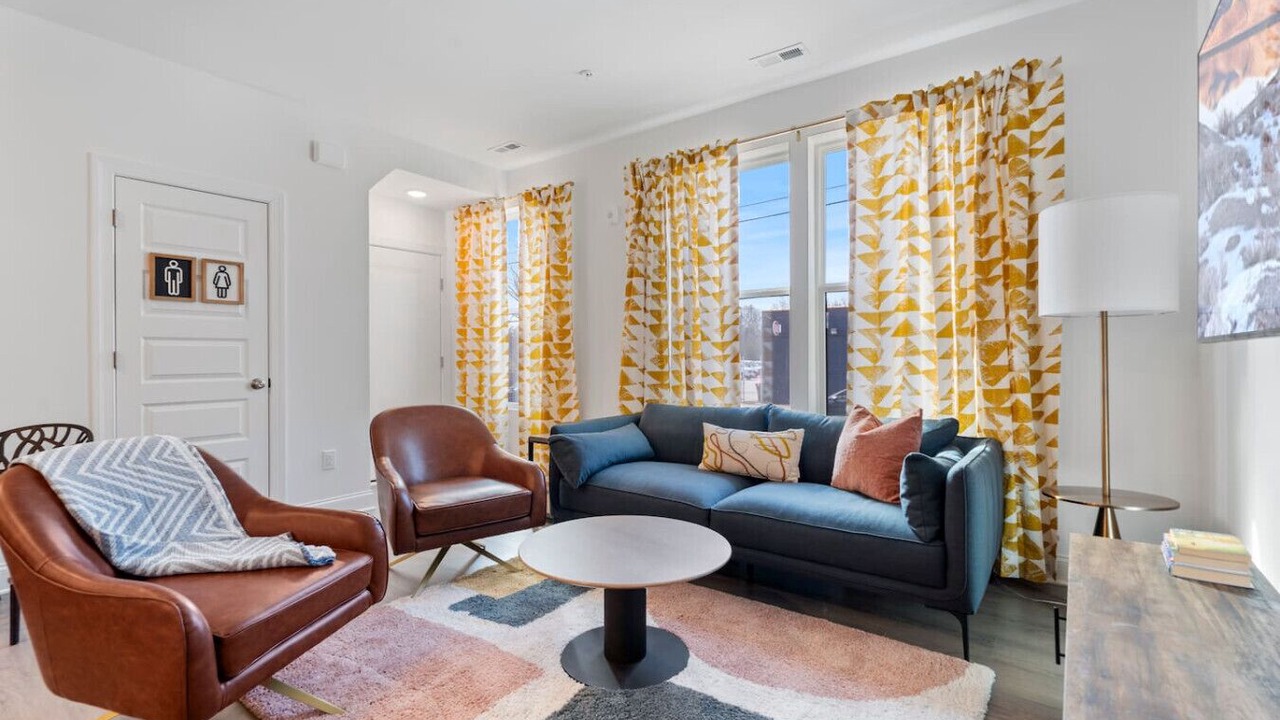 Photo of Livingroom in Downtown