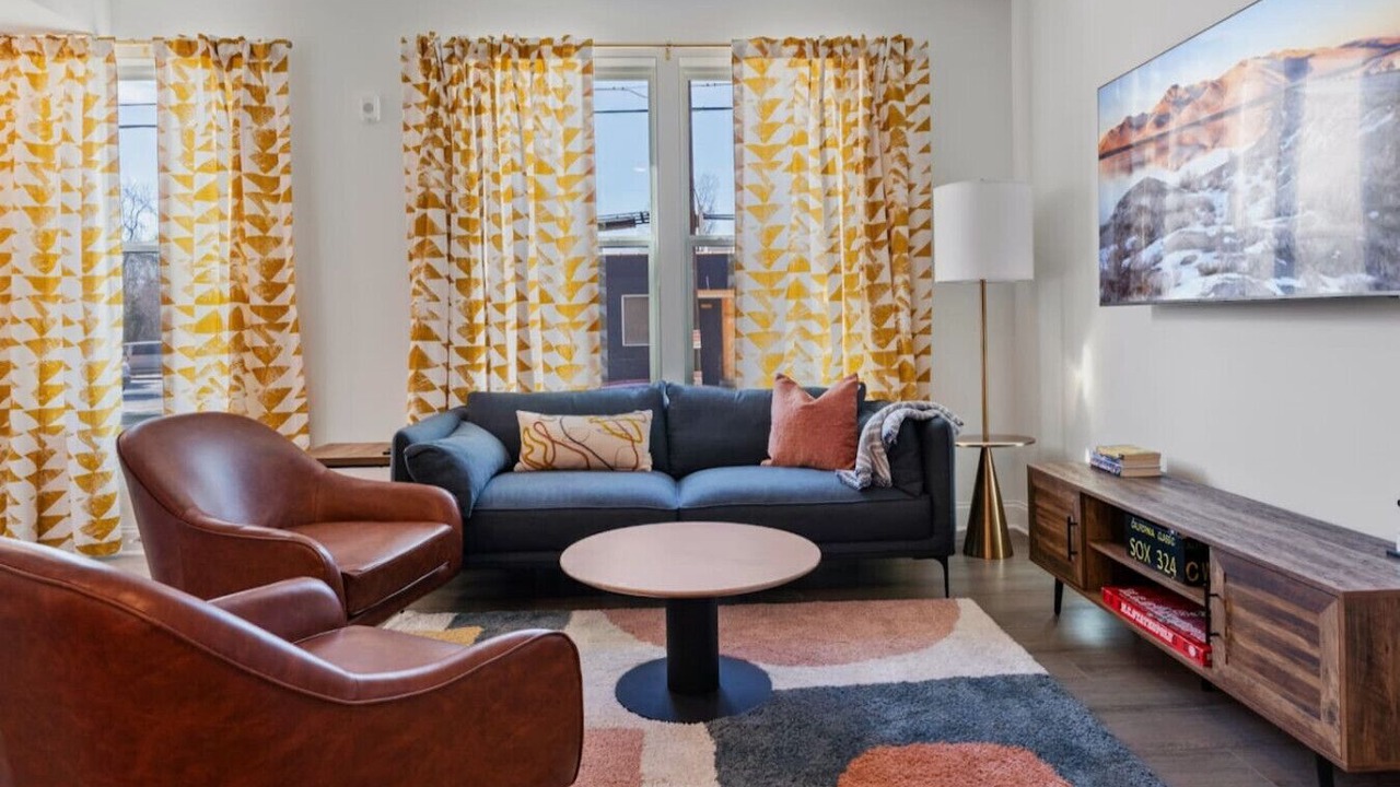 Photo of Livingroom in Downtown