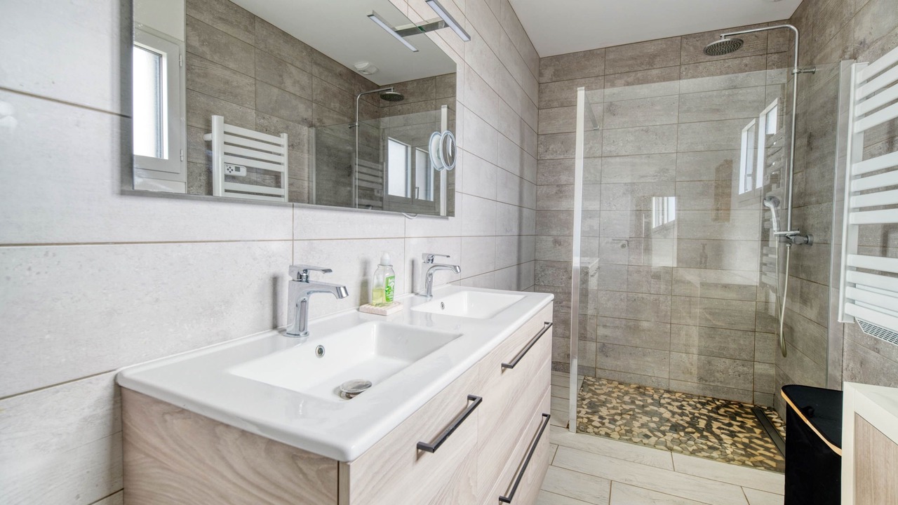 Photo of Bathroom in Gragnague