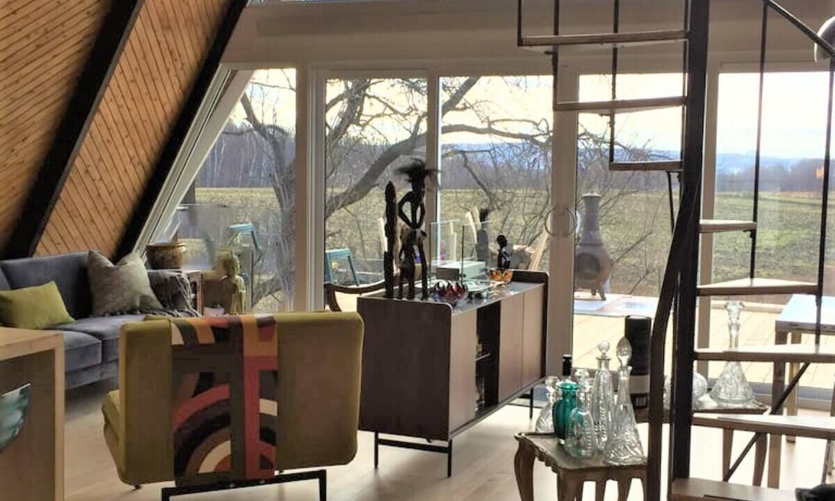 Photo of Livingroom in Ste Petronille