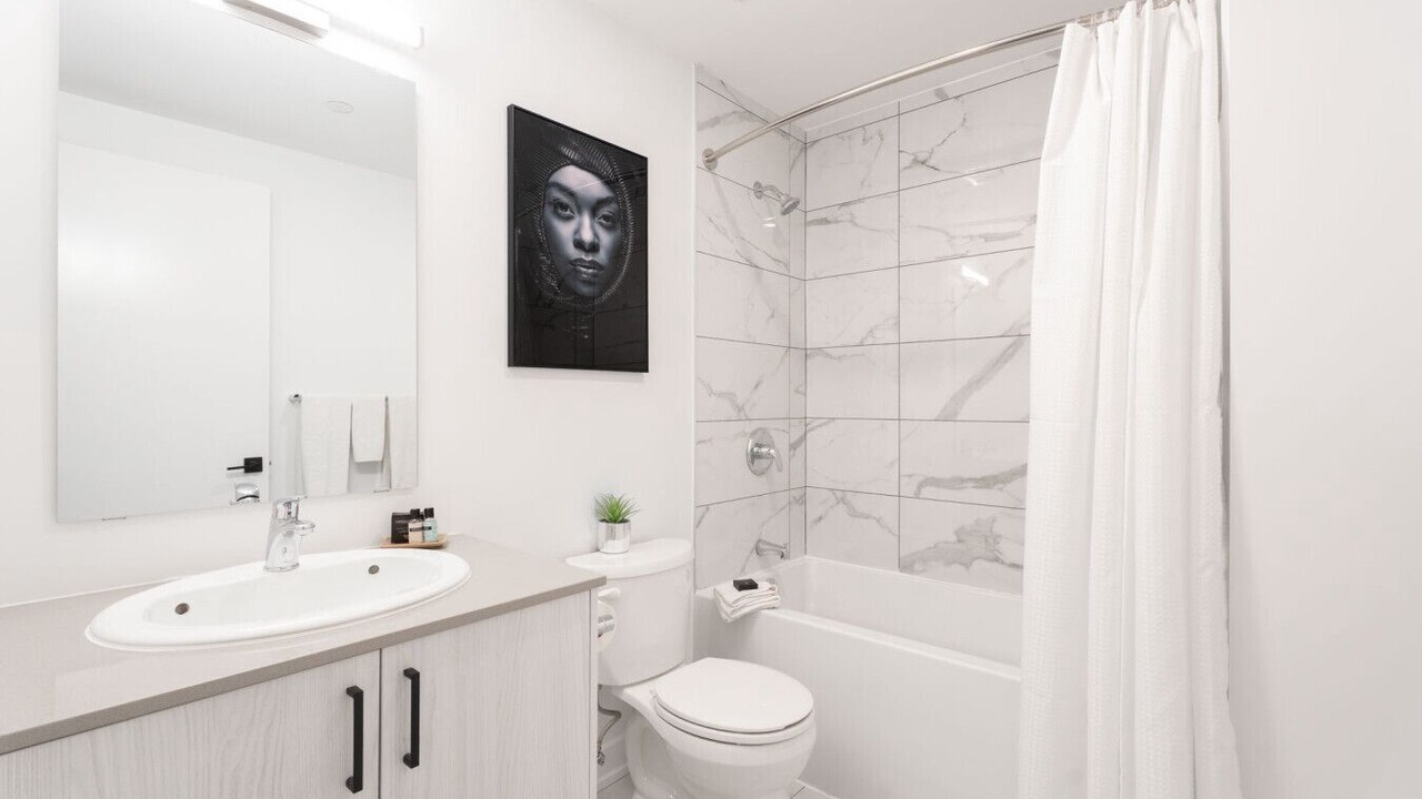 Photo of Bathroom in Centretown West