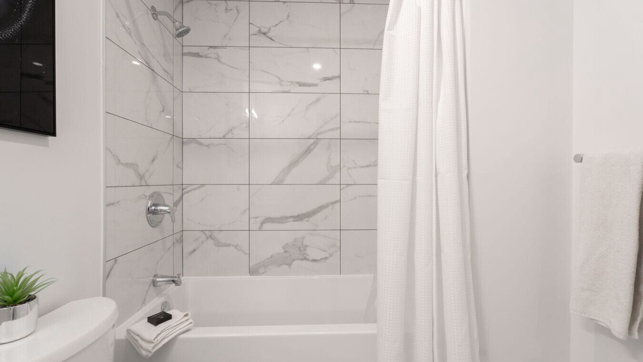 Photo of Bathroom in Centretown West