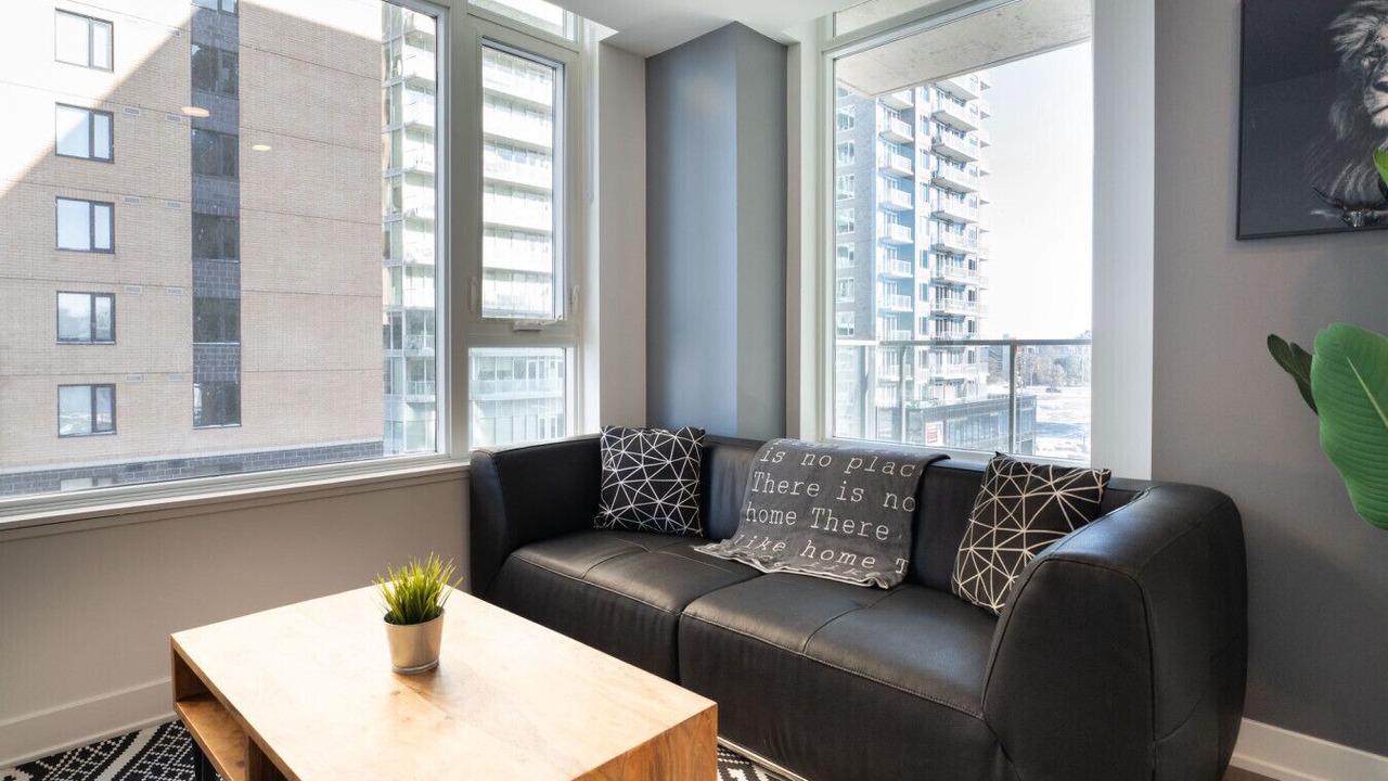 Photo of Livingroom in Centretown West