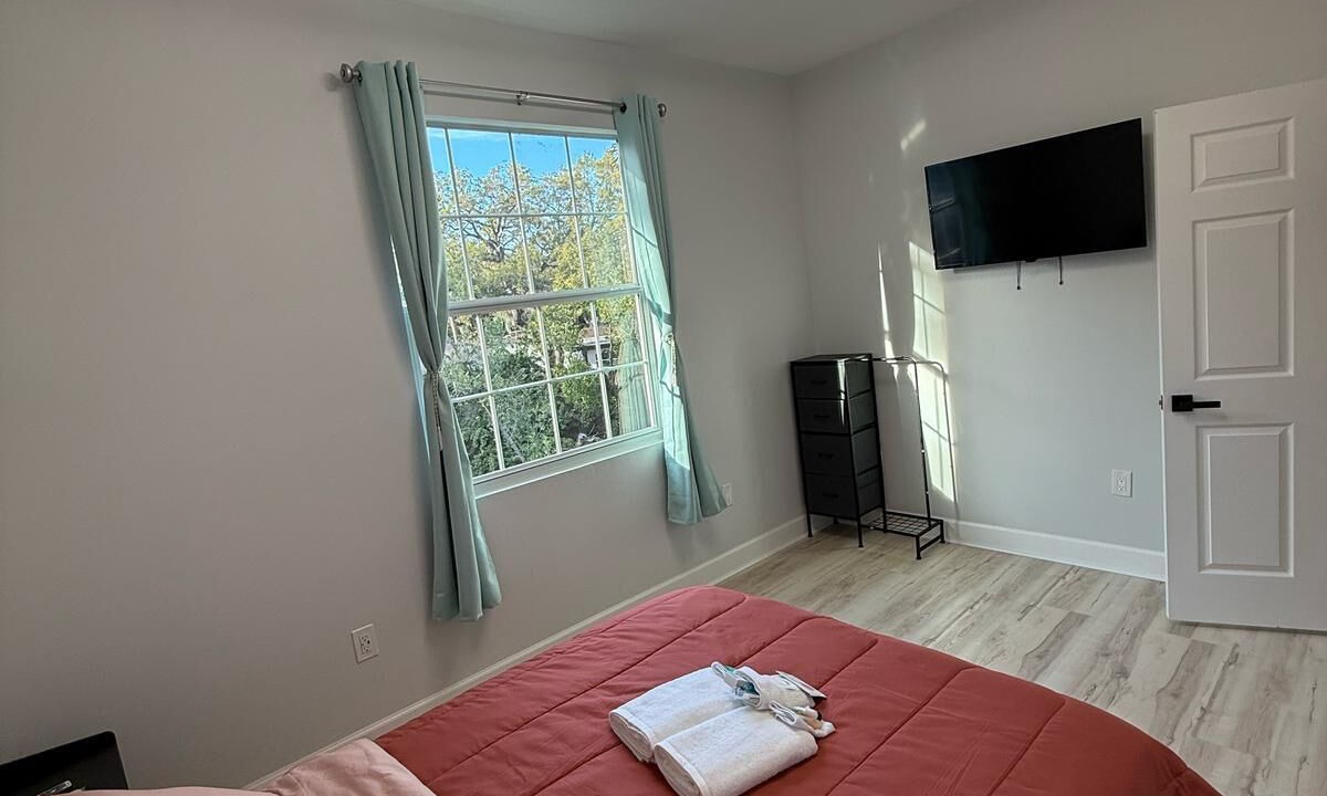 Photo of Bedroom in Palm River-Clair Mel