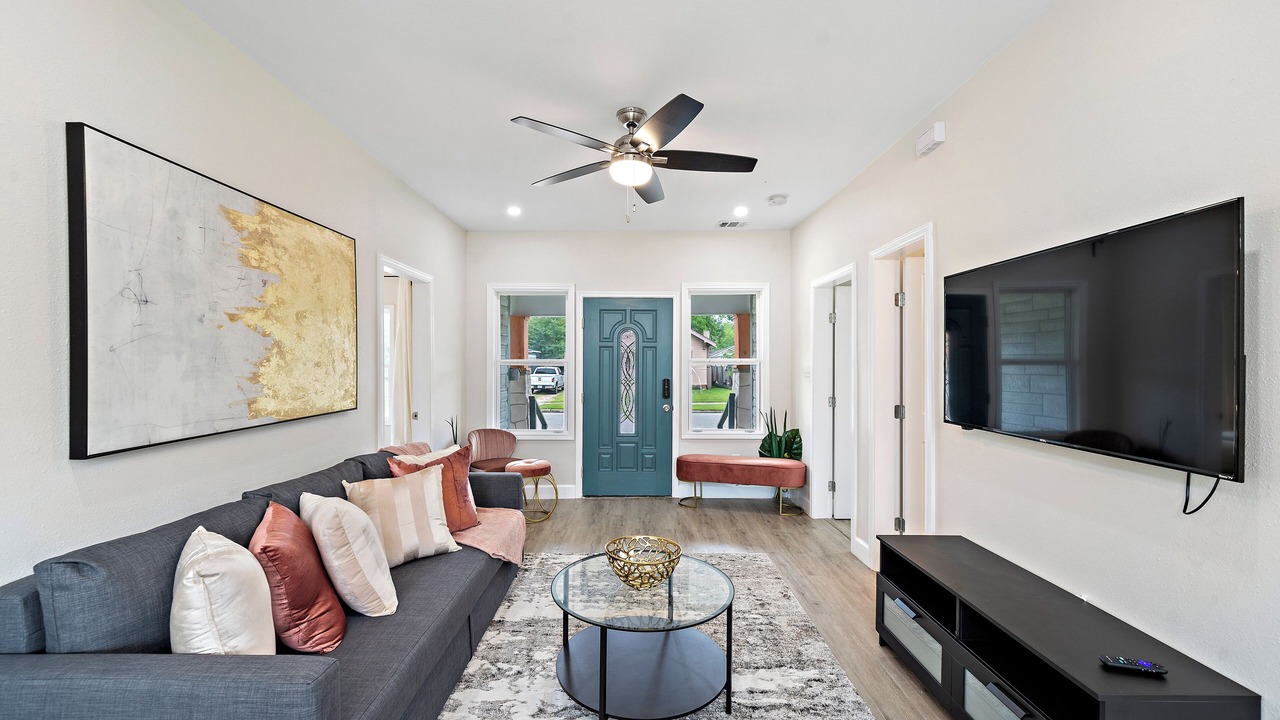 Photo of Livingroom in Greater East End