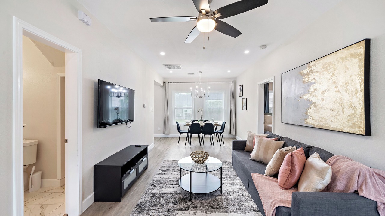 Photo of Livingroom in Greater East End