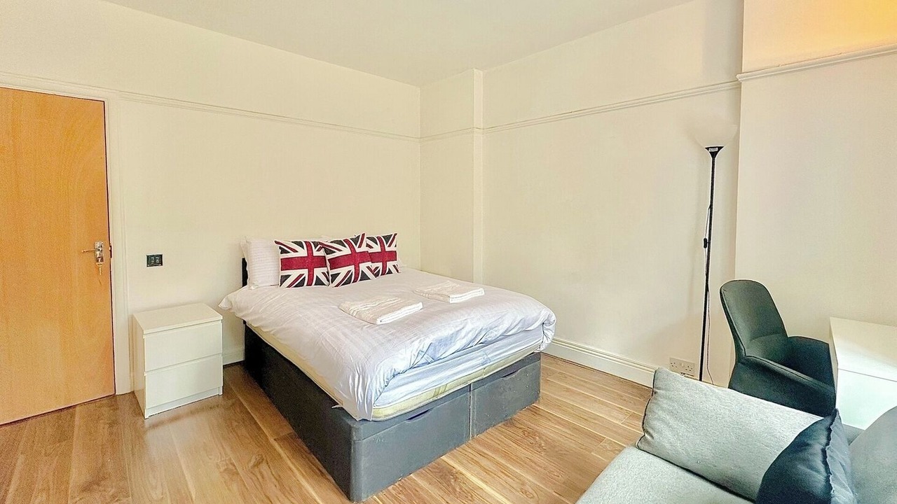 Photo of Bedroom in Frognal and Fitzjohns