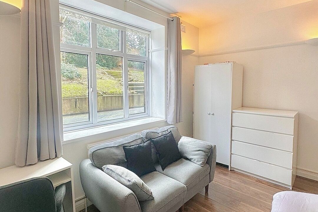 Photo of Bedroom in Frognal and Fitzjohns