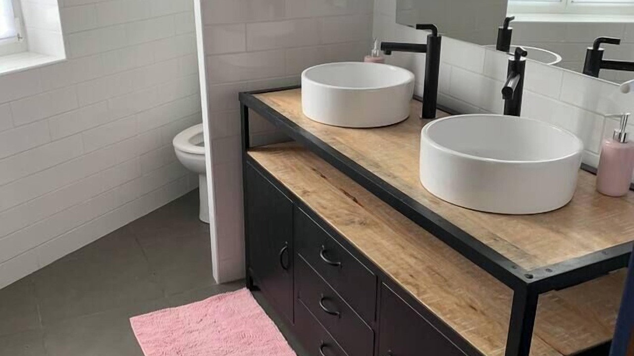 Photo of Bathroom in Les Halles - Valliere
