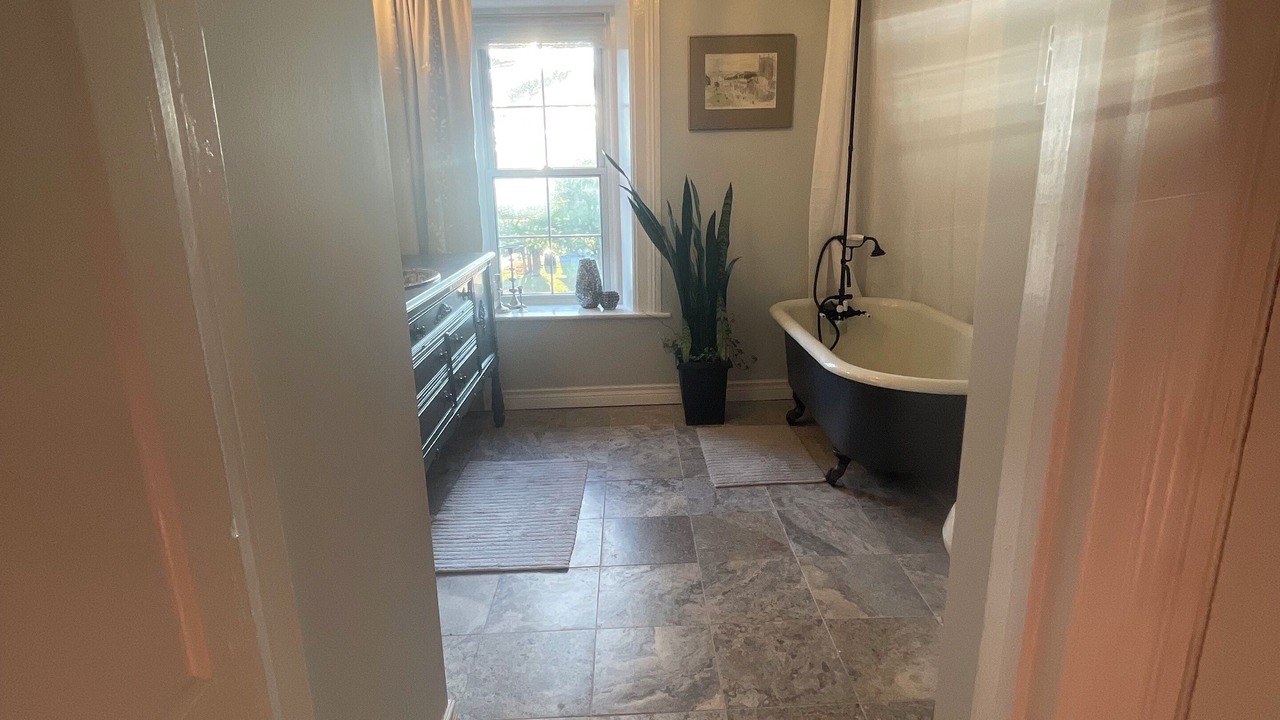 Photo of Bathroom in Newburgh