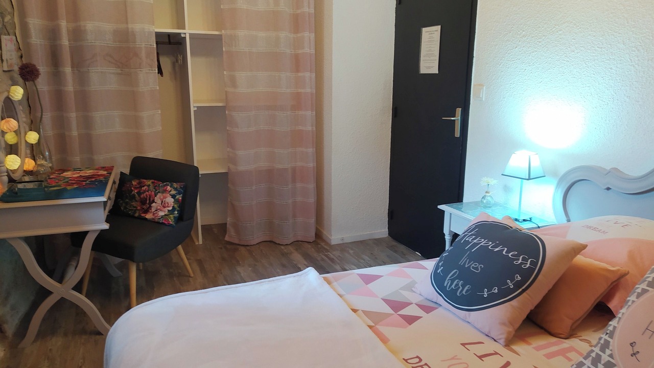Photo of Bedroom in Saint-Bonnet-le-Chateau
