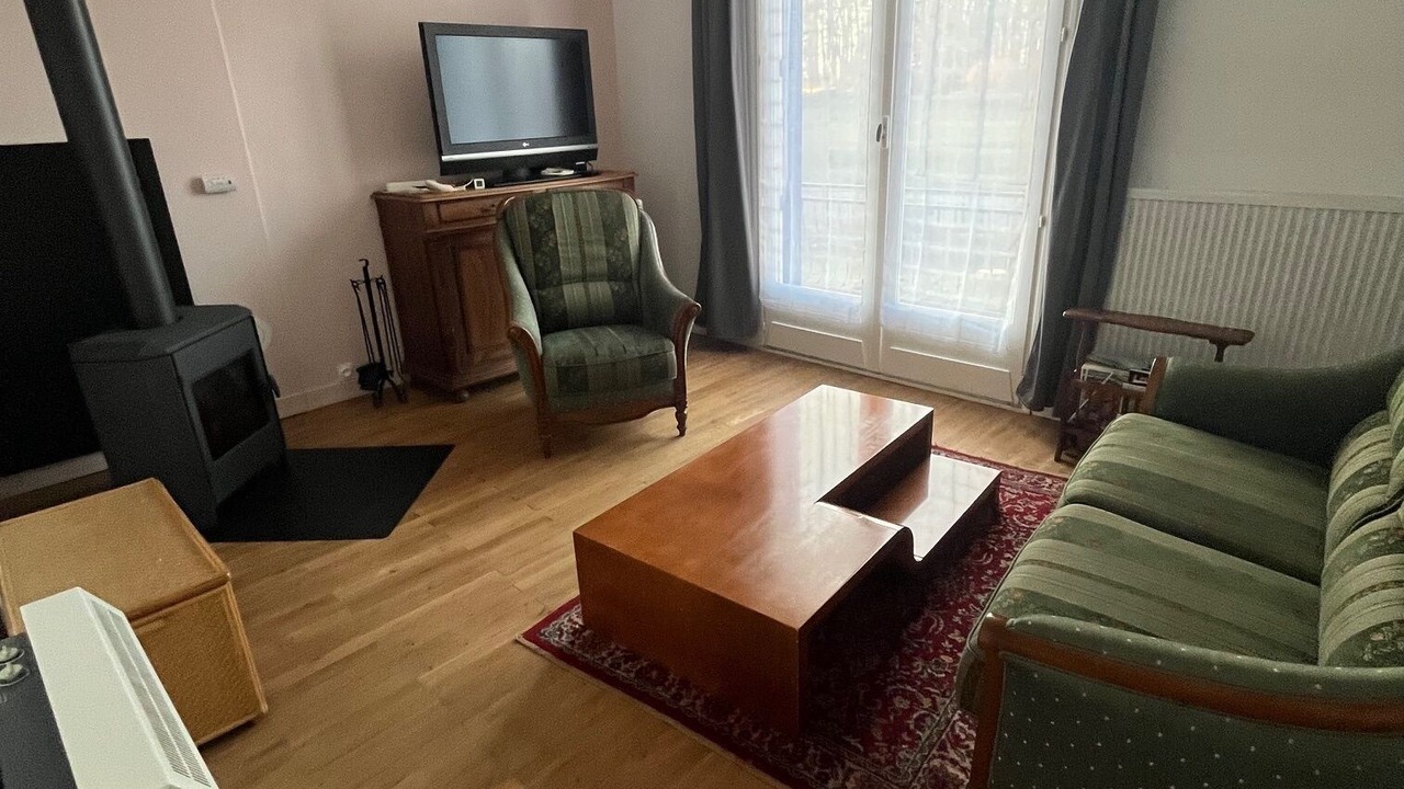 Photo of Livingroom in St Georges la Pouge