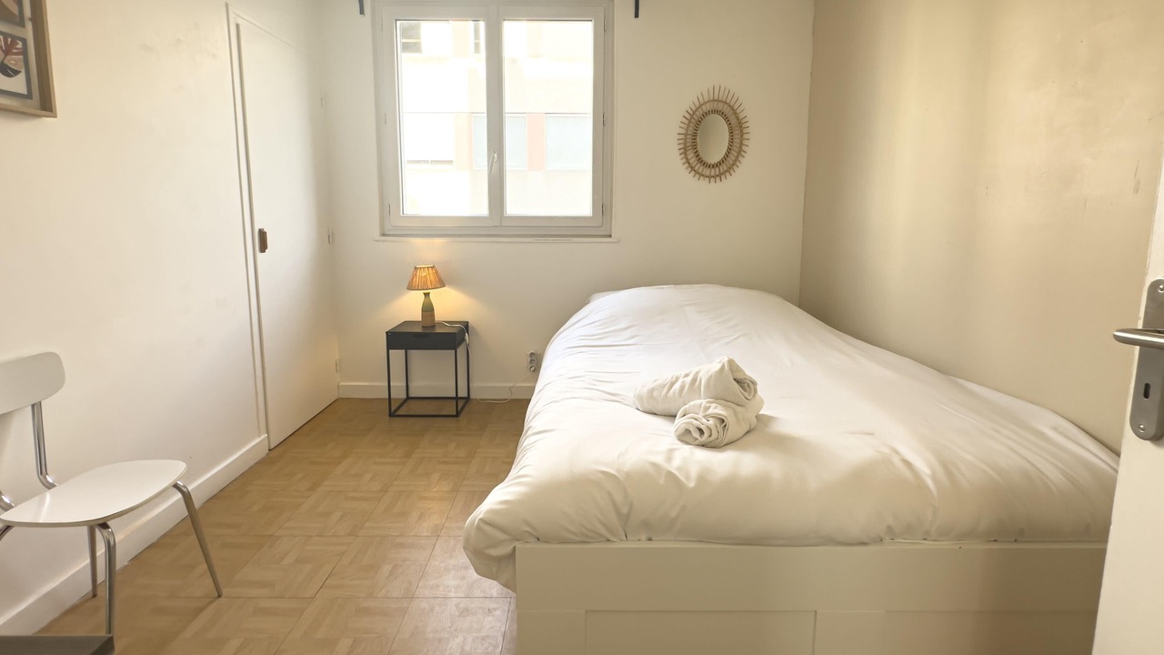 Photo of Bedroom in Secteur 4