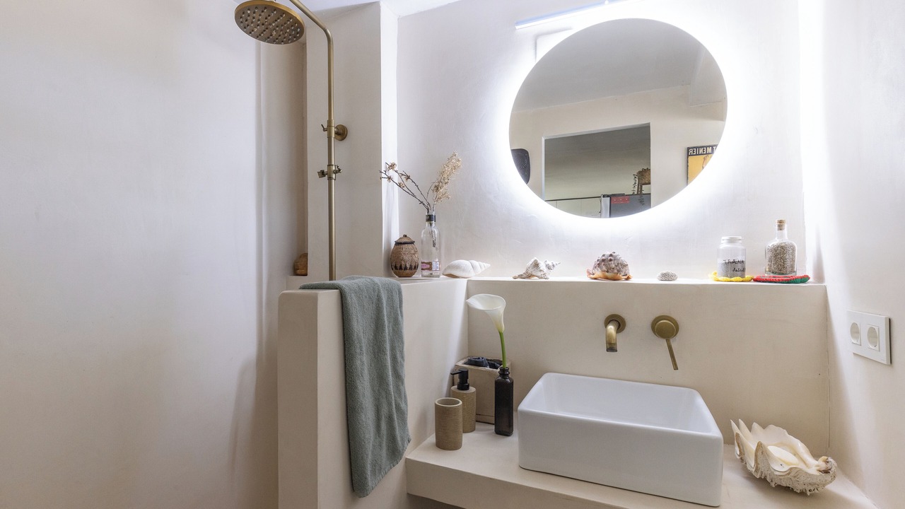 Photo of Bathroom in Castellvell