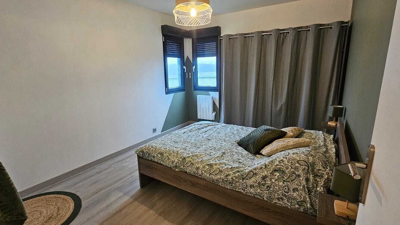 Photo of Bedroom in Signy-lAbbaye