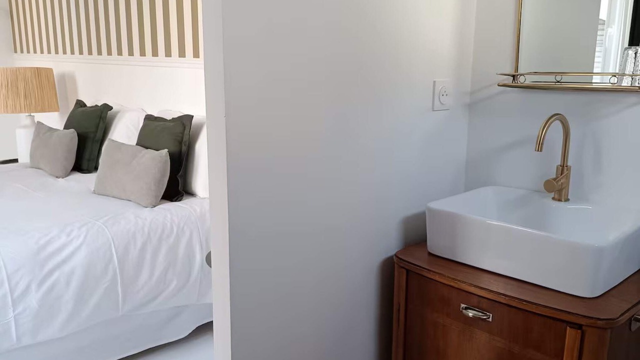 Photo of Bedroom in Fronsac