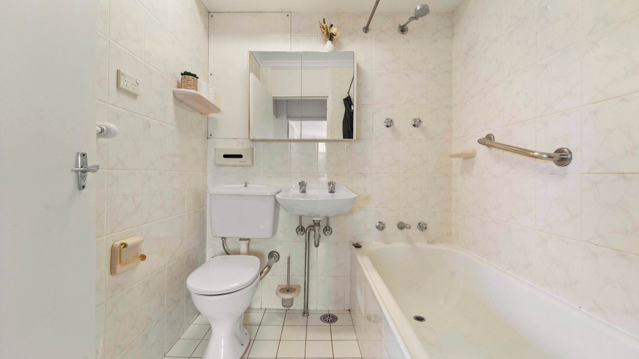 Photo of Bathroom in McMahons Point